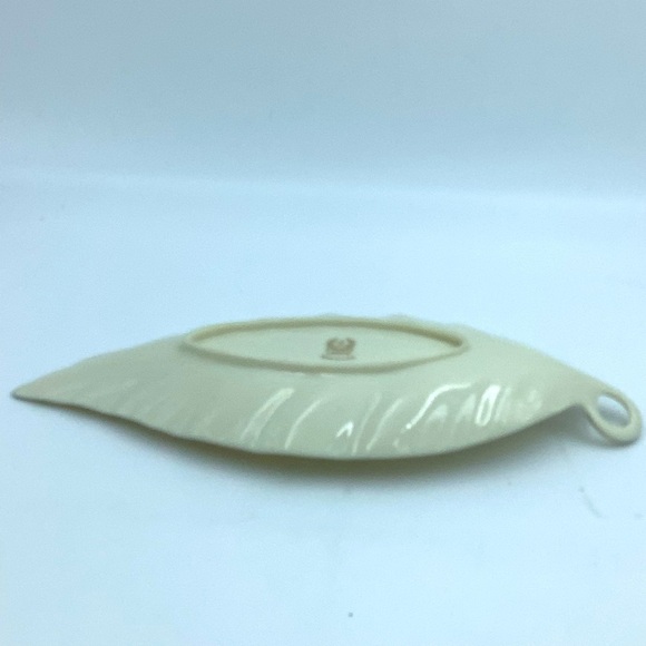 Two Lenox Leaf Shaped Serving Dishes - Picture 11 of 12